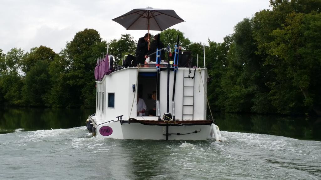 Hotel Bateau Houseboat Camille Donchery Exteriér fotografie